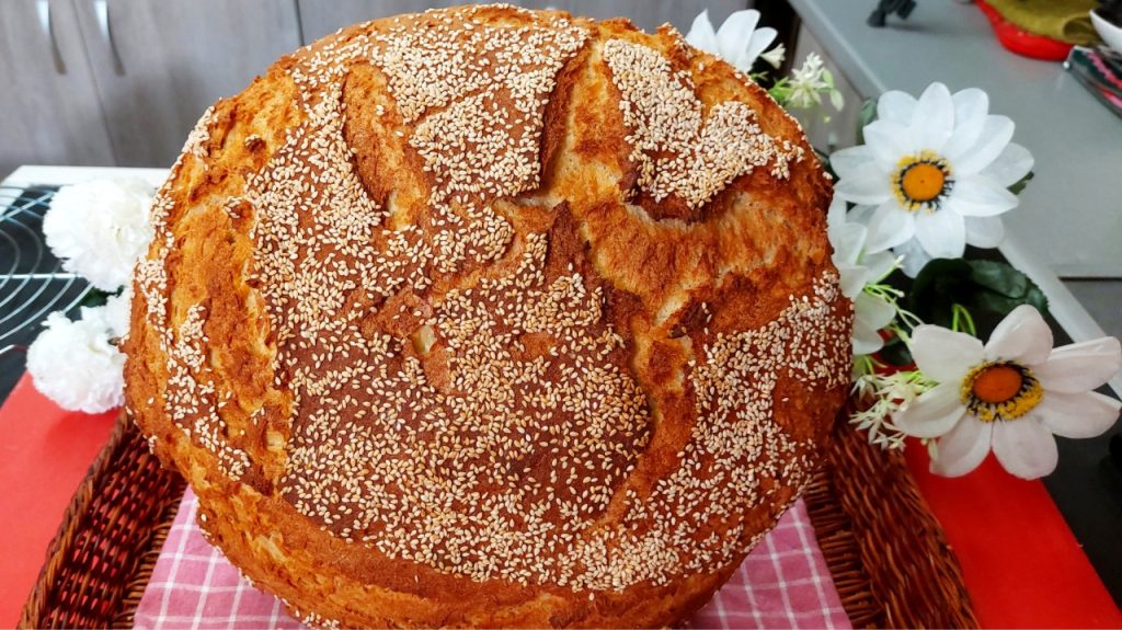 Ψωμί στη γάστρα - Greek Bread