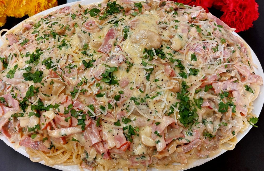 Dish with Spaghetti a la creme