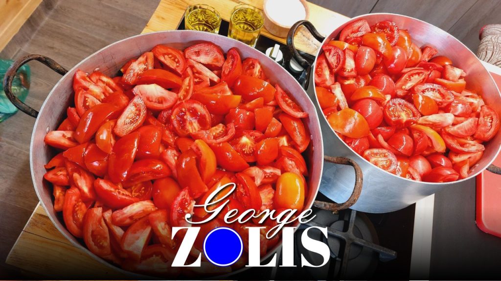 Tomato sauce in pots