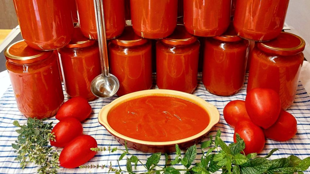 homemade tomato sauce - σπιτική σάλτσα ντομάτας