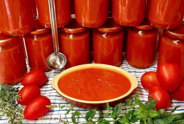 homemade tomato sauce - σπιτική σάλτσα ντομάτας