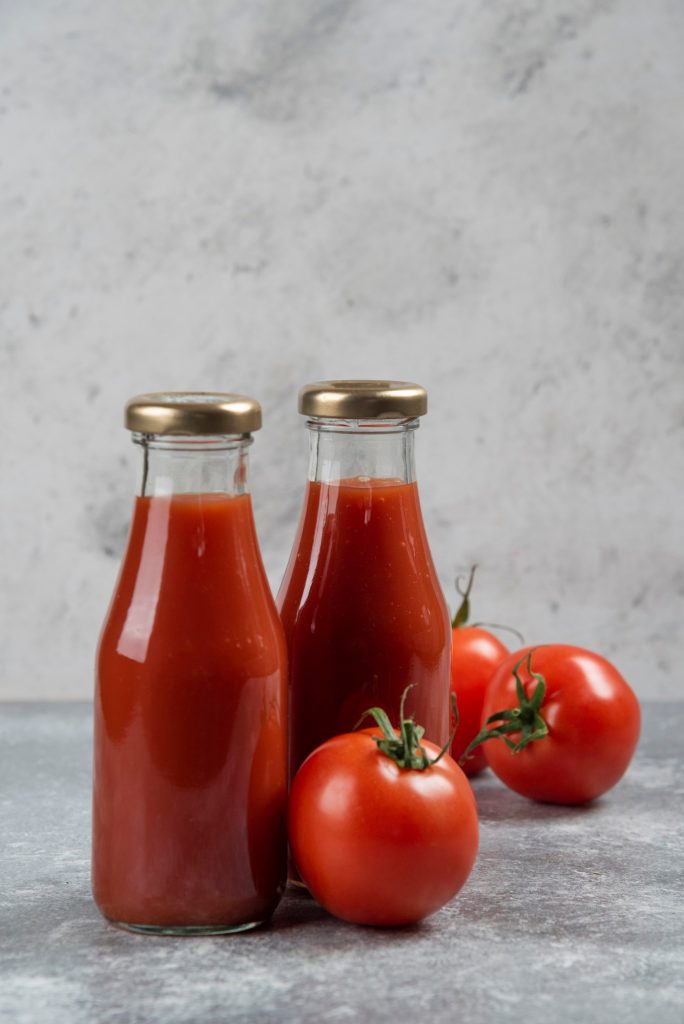Tomato sauce in a jar - Σάλτσα ντομάτας σε βάζο