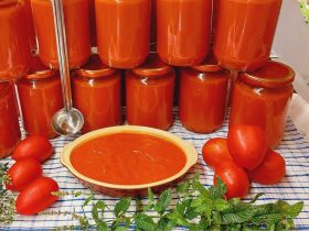 Tomato sauce in jars