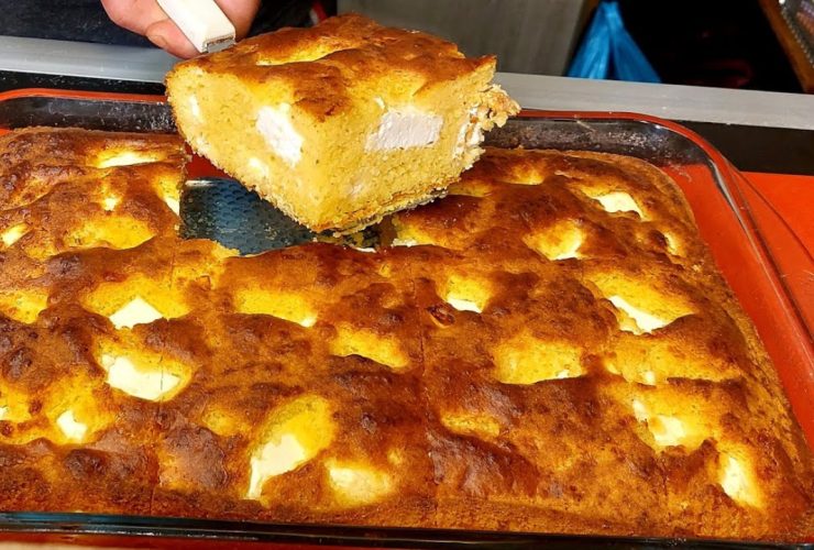 Cornbread with Feta Cheese - Τυρόπιτα Μπομπότα
