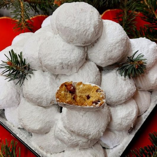 Greek Kourabiedes - Christmas Butter Cookies