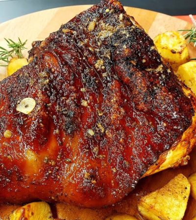Γουρουνοπουλο ψητο - Roast Pork
