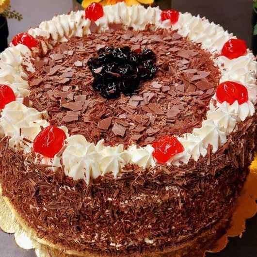 Συνταγή για Τούρτα Μπλακ Φόρεστ (Black Forest Cake)