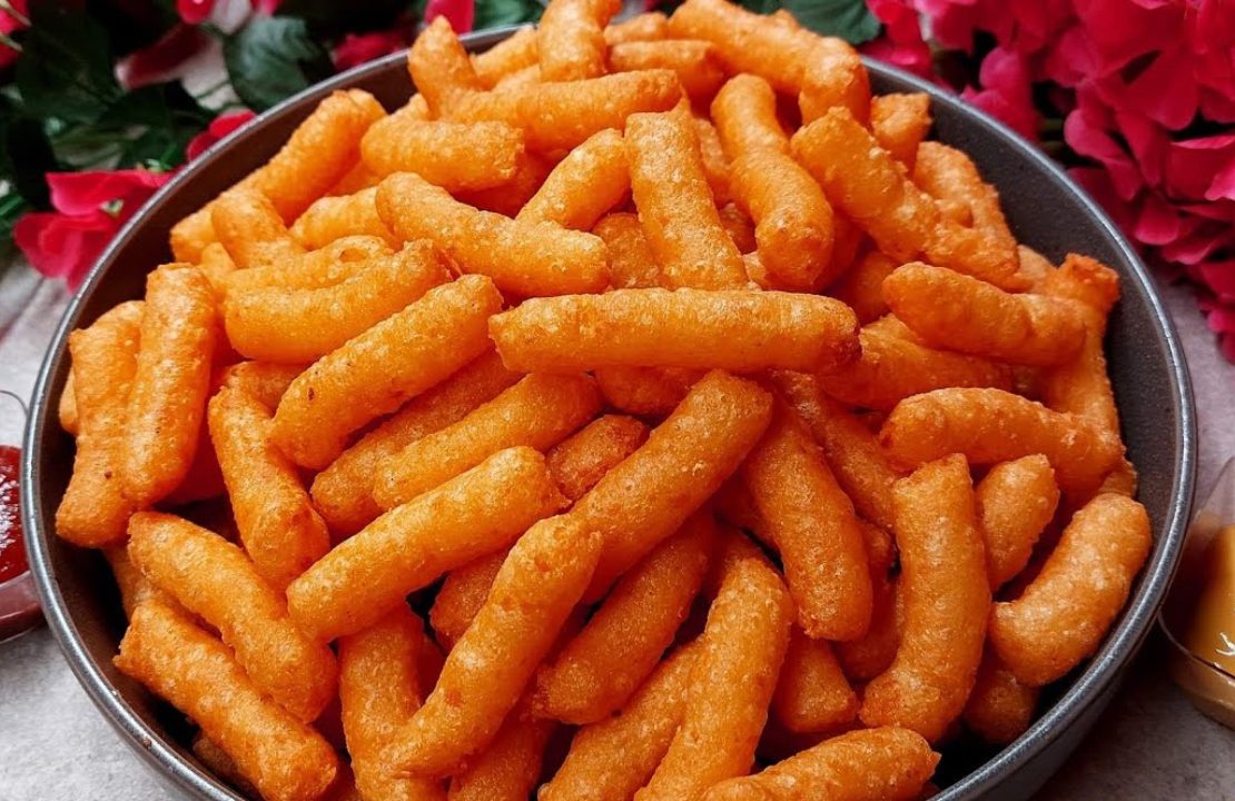 A plate of Homemade cheetos - Ένα πιάτο με Σπιτικά Γαριδάκια