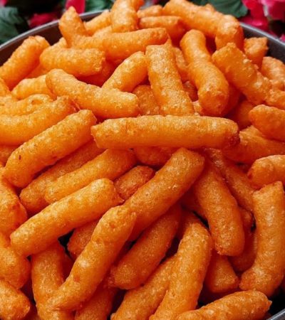 A plate of Homemade cheetos - Ένα πιάτο με Σπιτικά Γαριδάκια