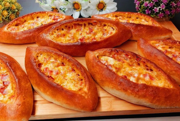 Πεϊνερλί - Boat shaped Greek Pizza recipe (Peinirli)