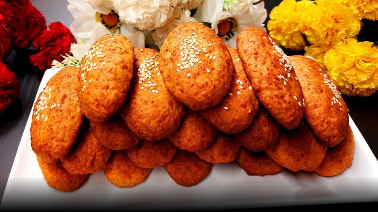 5-Minute Mini Greek Cheese Pies