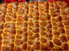 Σταφιδόψωμο νηστίσιμο - Lenten Raisin Bread