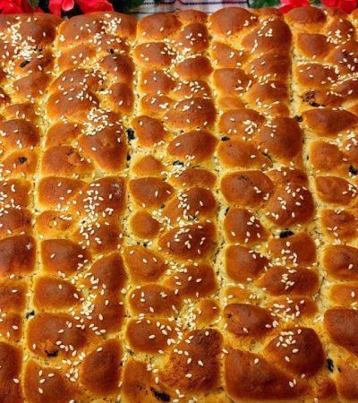 Σταφιδόψωμο νηστίσιμο - Lenten Raisin Bread