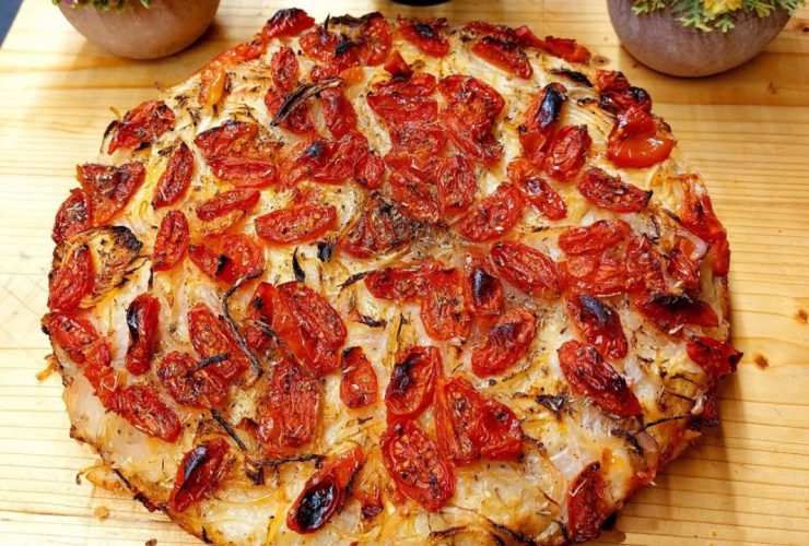 Λαδένια Κιμώλου - Greek Ladenia Flatbread Pizza Presentation