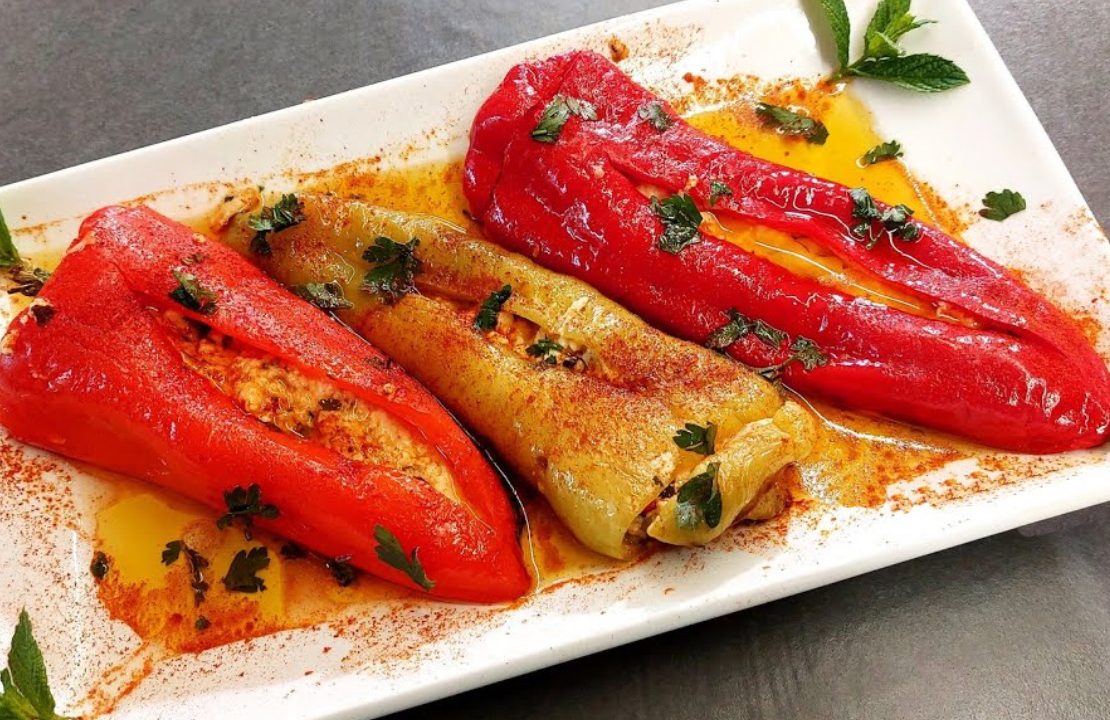 Stuffed Bell Peppers - Πιπεριές γεμιστές με φέτα