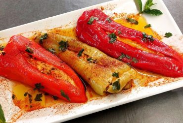 Stuffed Bell Peppers - Πιπεριές γεμιστές με φέτα