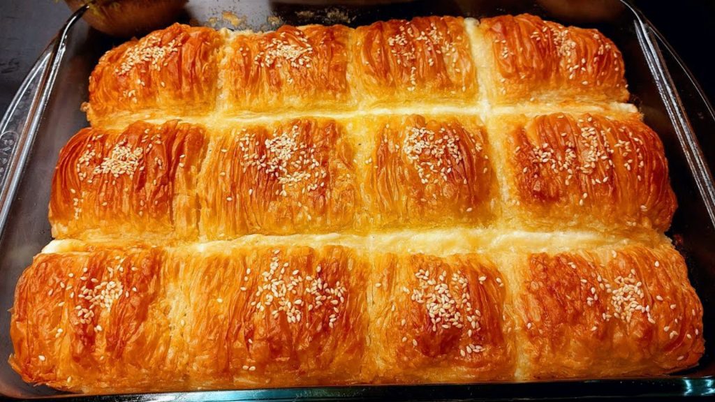 Easy Greek Cheese Pie - Εύκολη τυρόπιτα χωρίς αυγό