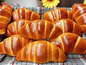 Κρουασάν Γεμιστά με Σοκολάτα - Chocolate Filled Croissants