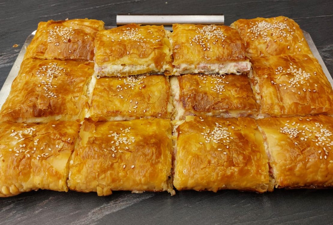 Juicy Ham and Cheese Pie - Ζαμπονοτυρόπιτα Σφολιάτα