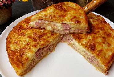 Easy Ham & Cheese Tortilla Pie - Ζαμπονοτυρόπιτα χωρίς φύλλο με τορτίγια