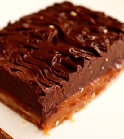 Chocolate Caramel Biscuit Icebox Cake - Γλυκό ψυγείου με σοκολάτα και καραμέλα