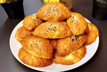 Greek Kourou Cheese Pies tiropitakia - Τυροπιτάκια Κουρού