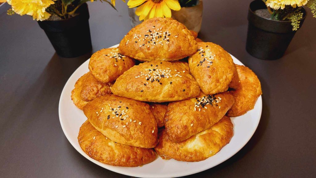 Greek Kourou Cheese Pies tiropitakia - Τυροπιτάκια Κουρού