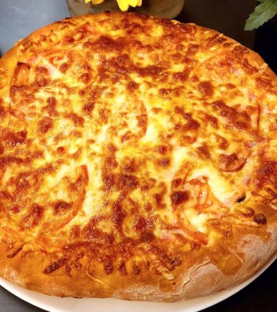 Fluffy Pizza Dough with Cheese-Stuffed Crust - Αφράτη Ζύμη για Πίτσα με τυρί στο στεφάνι