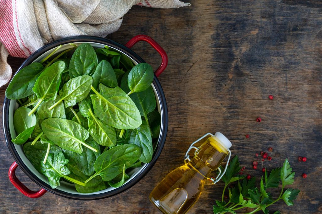 Spinach and olive oil - Σπανάκι και ελαιόλαδο