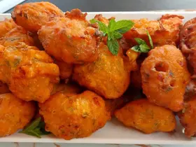 Greek Vegan Tomato Fritters Tomatokeftedes - Ντοματοκεφτέδες Σαντορίνης