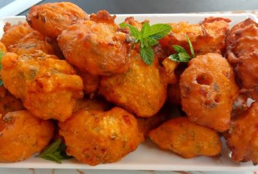 Greek Vegan Tomato Fritters Tomatokeftedes - Ντοματοκεφτέδες Σαντορίνης