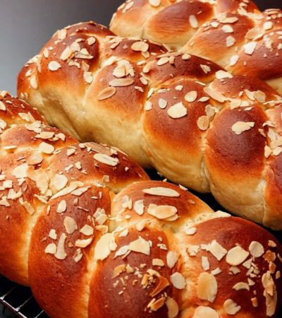 Vegan Tsoureki - Τσουρέκια Νηστίσιμα