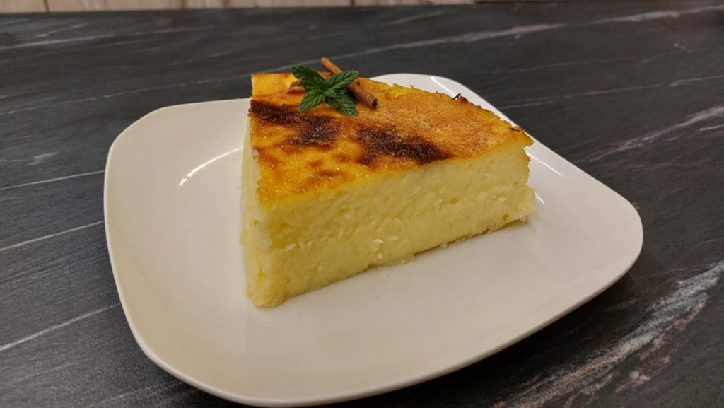 Κομμάτι Γαλατόπιτα σε πιάτο - Greek Custard Milk Pie on a plate
