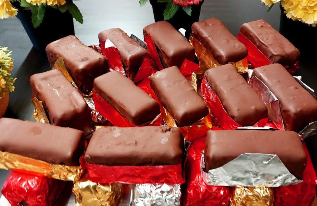 Παστάκια Τυλιχτά - Greek Chocolate Pastries