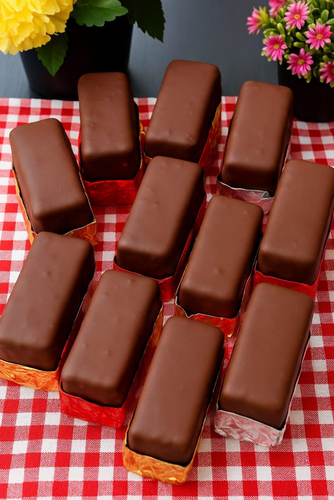 Παστάκια Τυλιχτά - Greek Chocolate Pastries