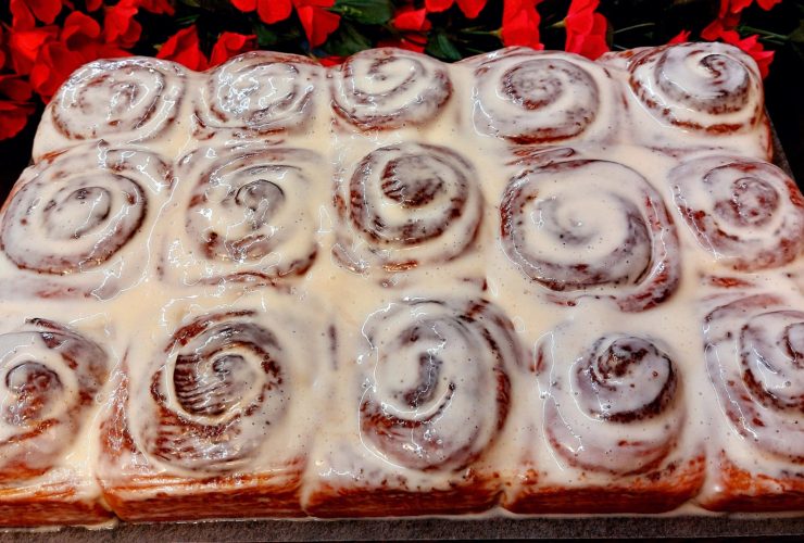 Ρολά Κανέλας με Γλάσο - Cinnamon Rolls with Creamy Glaze