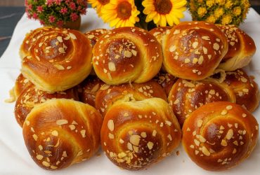 Τσουρέκια με σοκολάτα - Greek Tsoureki Buns