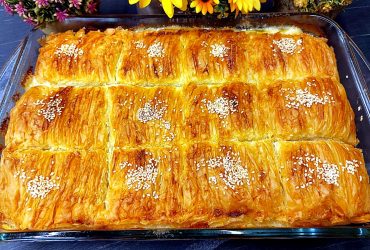 Εύκολη Τυρόπιτα - Easy Greek Cheese Pie