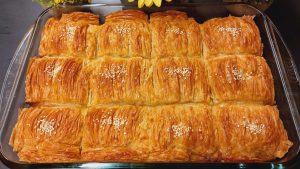 Κιμαδόπιτα σε ταψί - Greek Meat Pie in a baking dish