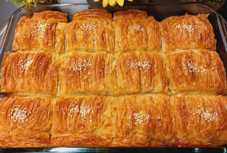 Κιμαδόπιτα σε ταψί - Greek Meat Pie in a baking dish