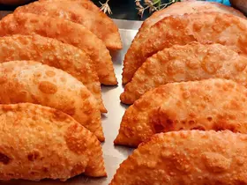 Τυρόπιτες στο τηγάνι - Greek Fried Cheese Pies