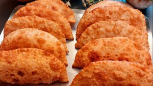 Τυρόπιτες στο τηγάνι - Greek Fried Cheese Pies