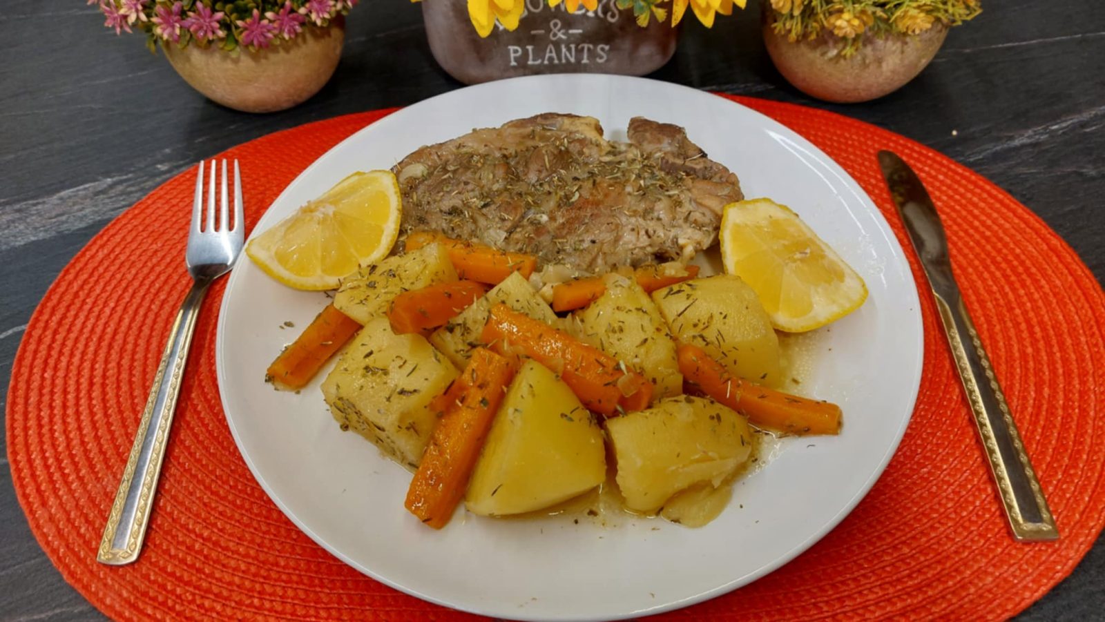 Χοιρινό Λεμονάτο στη κατσαρόλα - Greek Lemon Pork