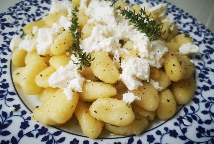 Νιόκι με κατσικίσιο τυρί & γραβιέρα