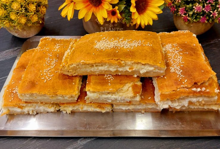 Τυρόπιτα με ζουμερή γέμιση και ζύμη σαν μπισκότο