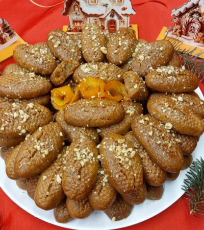 Μελομακάρονα σε πιατέλα