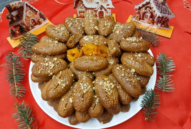 Μελομακάρονα σε πιατέλα