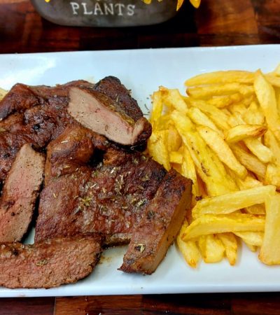 Συκώτι με πατάτες σε πιάτο - Pan fried beef liver greek style