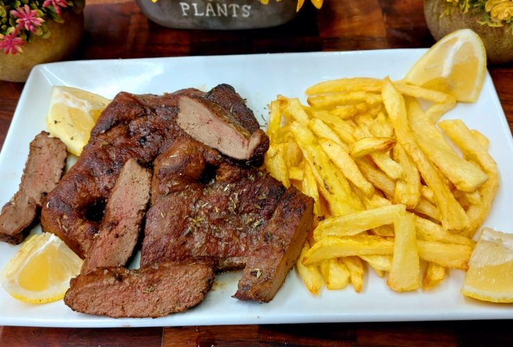 ฮฃฯ
ฮบฯฯฮน ฮผฮต ฯฮฑฯฮฌฯฮตฯ ฯฮต ฯฮนฮฌฯฮฟ - Pan fried beef liver greek style