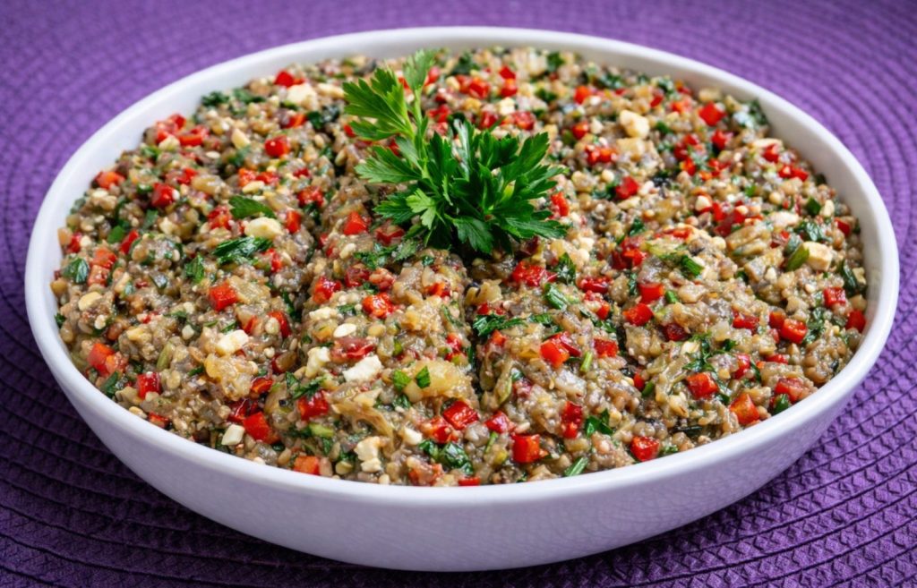 Μελιτζανοσαλάτα σε μπολ - Greek Eggplant Dip